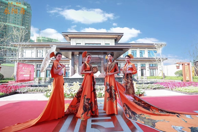 中梁華地·辰陽(yáng)府中式美學(xué)營(yíng)銷中心盛大開(kāi)放！