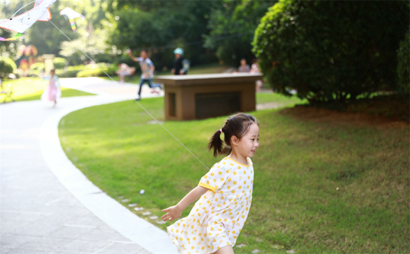 喜迎開學(xué)季 領(lǐng)跑新學(xué)期丨華地好生活集團(tuán)暖心相伴，助夢(mèng)成長(zhǎng)