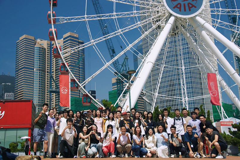 少年破壁 勇闖維港丨新華公學(xué)融合部高中學(xué)子“征戰(zhàn)”世界500強(qiáng)金融總部紀(jì)實(shí)